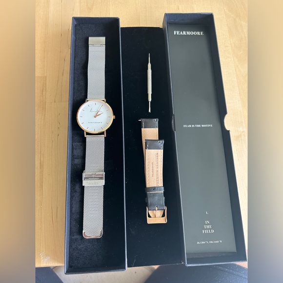 Fearmoore Watch with Two Strap options - Picture 6 of 8
